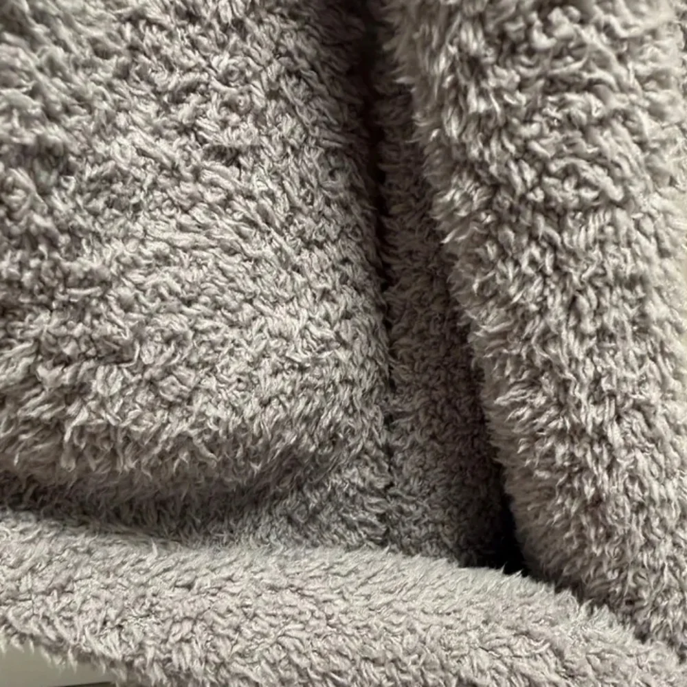 Nwt  barefoot Dreams Cozy Chic Scarf In Grey